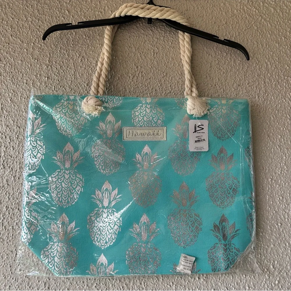 Hawaiian tote turquoise blue canvas bag with sliver pineapple print NWT